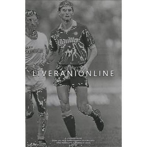 RETROSPETTIVA AGOSTINI MASSIMO CALCIATORE NELLA FOTO MASSIMO AGOSTINI CON LA MAGLIA DELLA ROMA CALCIO AG ALDO LIVERANI SAS