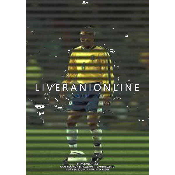 1999 BARCELLONA PARTITA AMICHEVOLE BARCELLONA NAZIONALE BRASILE 2-2 NELLA FOTO ROBERTO CARLOS AG ALDO LIVERANI SAS