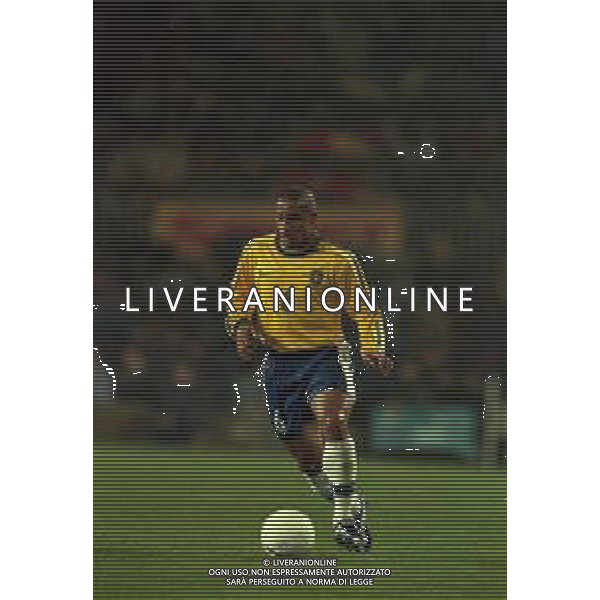 1999 BARCELLONA PARTITA AMICHEVOLE BARCELLONA NAZIONALE BRASILE 2-2 NELLA FOTO ROBERTO CARLOS AG ALDO LIVERANI SAS
