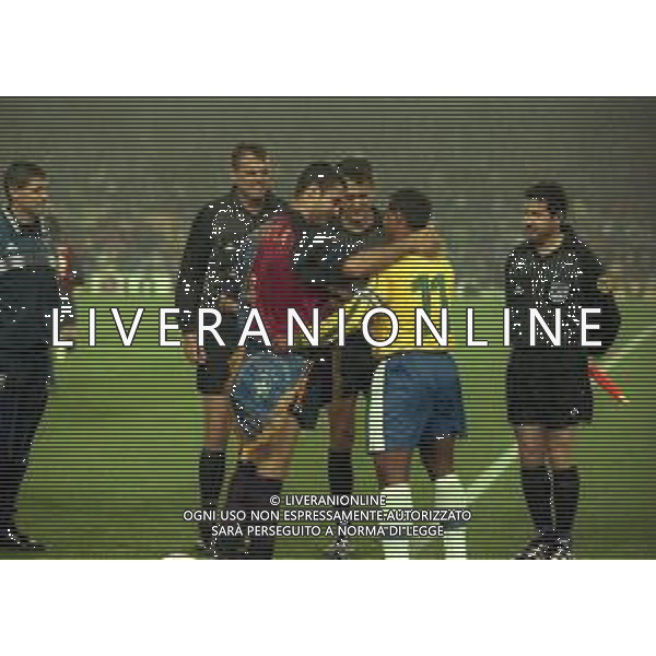 1999 BARCELLONA PARTITA AMICHEVOLE BARCELLONA NAZIONALE BRASILE 2-2 NELLA FOTO PEP GUARDIOLA E ROMARIO AG ALDO LIVERANI SAS