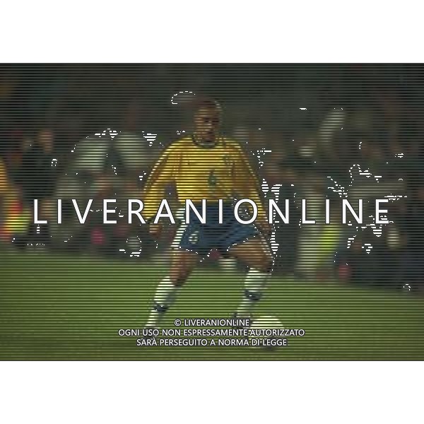 1999 BARCELLONA PARTITA AMICHEVOLE BARCELLONA NAZIONALE BRASILE 2-2 NELLA FOTO ROBERTO CARLOS AG ALDO LIVERANI SAS