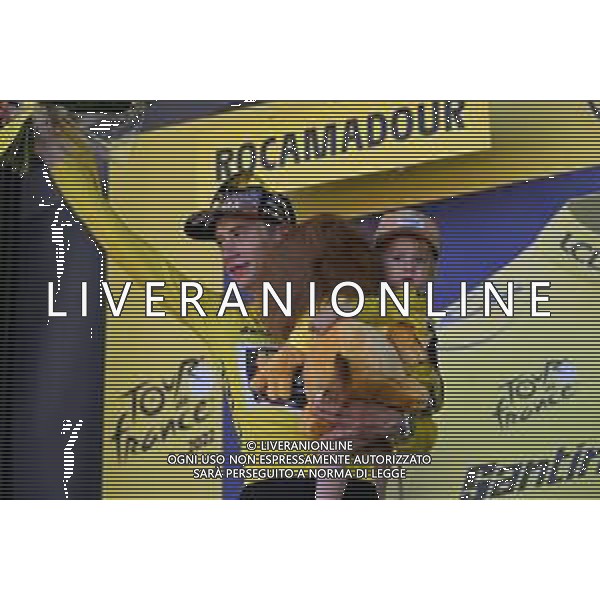 23-07-2022 Tour De France; Tappa 20 Lacapelle Marival - Rocamadour; 2022, Jumbo - Visma; Vingegaard, Jonas; Figlia Vingegaard, Jonas; Rocamadour; ©SIROTTTI / AGENZIA ALDO LIVERANI SAS