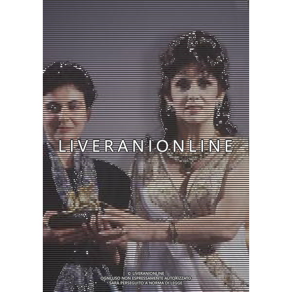 RETROSPETTIVA GINA LOLLOBRIGIDA ATTRICE NELLA FOTO GINA LOLLOBRIGIDA NELL\'ANNO 1992 A VENEZIA PREMIO ALLA CARRIERA AG ALDO LIVERANI SAS 