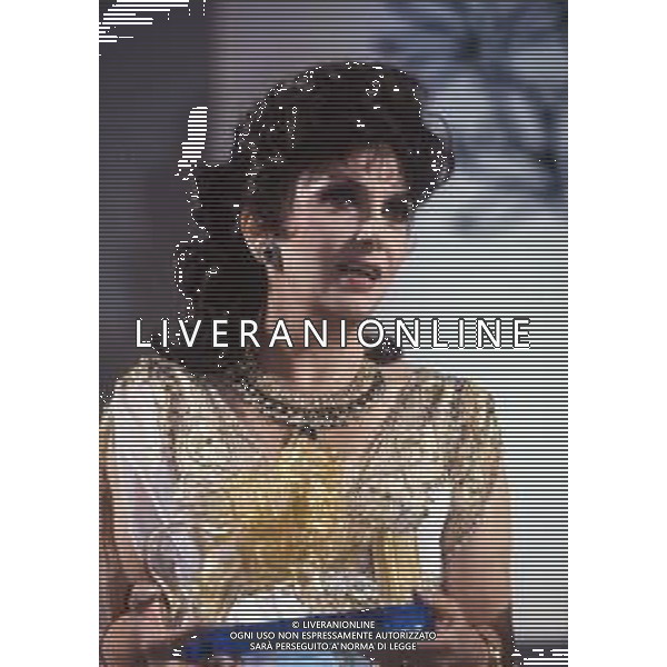 RETROSPETTIVA GINA LOLLOBRIGIDA ATTRICE NELLA FOTO GINA LOLLOBRIGIDA NELL\'ANNO 1992 A VENEZIA PREMIO ALLA CARRIERA AG ALDO LIVERANI SAS 