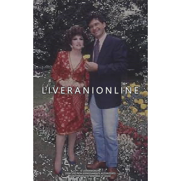 RETROSPETTIVA GINA LOLLOBRIGIDA ATTRICE NELLA FOTO GINA LOLLOBRIGIDA A SALSOMAGGIORE CONCORSO MISS ITALIA PRESIDE LA GIURIA CON FABRIZIO FRIZZI AG ALDO LIVERANI SAS 