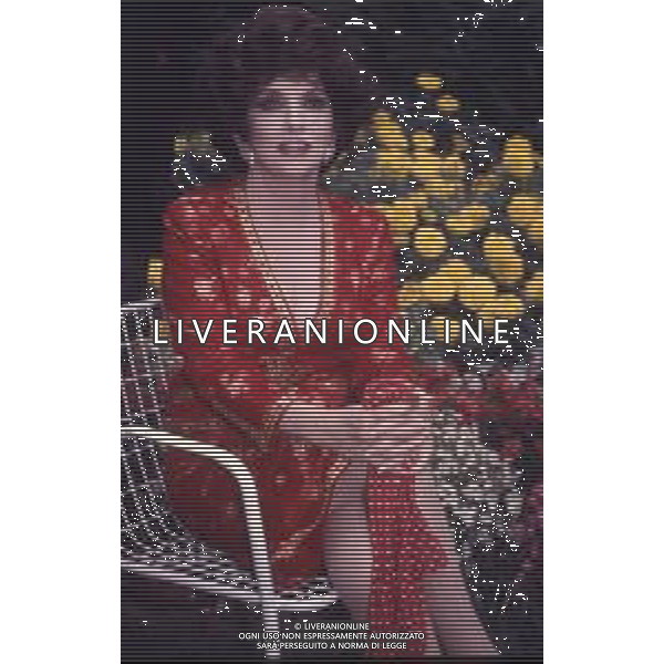 RETROSPETTIVA GINA LOLLOBRIGIDA ATTRICE NELLA FOTO GINA LOLLOBRIGIDA A SALSOMAGGIORE CONCORSO MISS ITALIA PRESIDE LA GIURIA AG ALDO LIVERANI SAS 