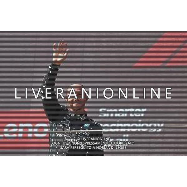 Lewis Hamilton (GBR) Mercedes AMG F1 celebrates his second position on the podium. 24.07.2022. Formula 1 World Championship, Rd 12, French Grand Prix, Paul Ricard, France, Race Day. - www.xpbimages.com, EMail: requests@xpbimages.com © Copyright: Moy / XPB Images/ AGENZIA ALDO LIVERANI SAS - ITALY ONLY EDITORIAL USE ONLY