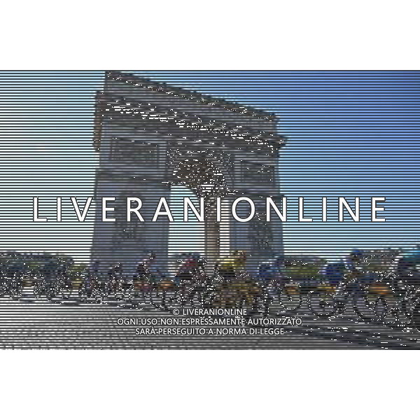 24-07-2022 Tour De France; Tappa 21 Paris - Paris; 2022, Jumbo - Visma; Vingegaard, Jonas; Paris - Arc De Triomphe; ©SIROTTI/AGENZIA ALDO LIVERANI SAS