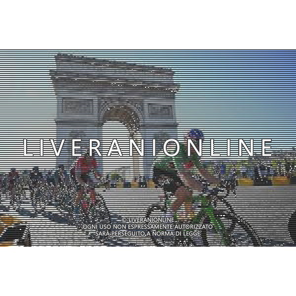 24-07-2022 Tour De France; Tappa 21 Paris - Paris; 2022, Jumbo - Visma; Van Aert, Wout; Paris - Arc De Triomphe; ©SIROTTI/AGENZIA ALDO LIVERANI SAS