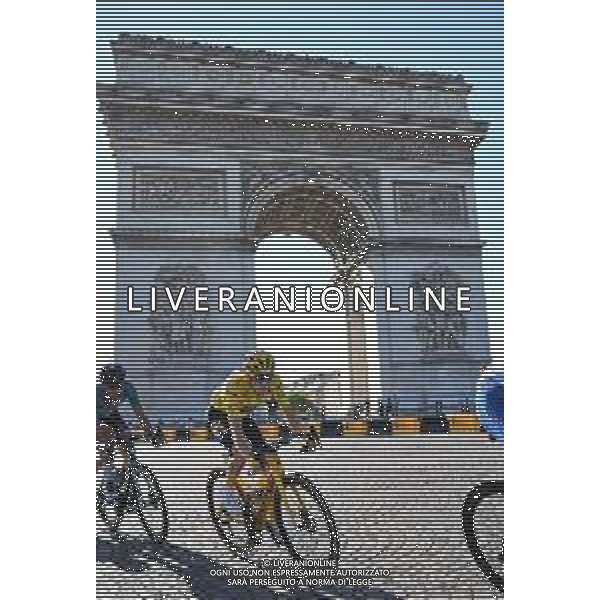24-07-2022 Tour De France; Tappa 21 Paris - Paris; 2022, Jumbo - Visma; Vingegaard, Jonas; Paris - Arc De Triomphe; ©SIROTTI/AGENZIA ALDO LIVERANI SAS