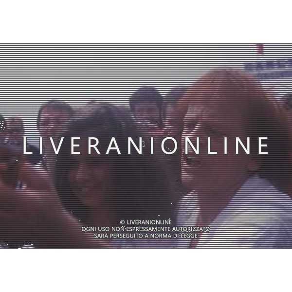 RETROSPETTIVA KLAUS KINSKI ATTORE NELLA FOTO KLAUS KINSKI A CANNES NELL\'ANNO 1988 CON DEBORA CAPRIOGLIO AG ALDO LIVERANI SAS 