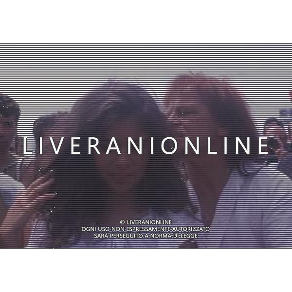 RETROSPETTIVA KLAUS KINSKI ATTORE NELLA FOTO KLAUS KINSKI A CANNES NELL\'ANNO 1988 CON DEBORA CAPRIOGLIO AG ALDO LIVERANI SAS 
