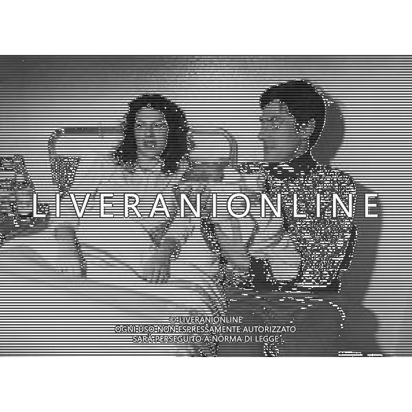 RETROSPETTIVA FRANCESCO MOSER CICLISTA NELLA FOTO CON LA MOGLIE CARLA E LA FIGLIA FRANCESCA NEL 1982 ©Archivio Giovanni Liverani/AG ALDO LIVERANI SAS