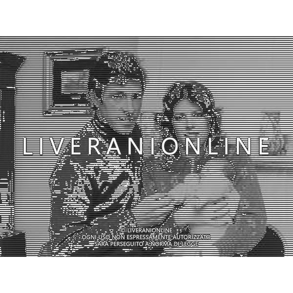 RETROSPETTIVA FRANCESCO MOSER CICLISTA NELLA FOTO CON LA MOGLIE CARLA E LA FIGLIA FRANCESCA NEL 1982 ©Archivio Giovanni Liverani/AG ALDO LIVERANI SAS