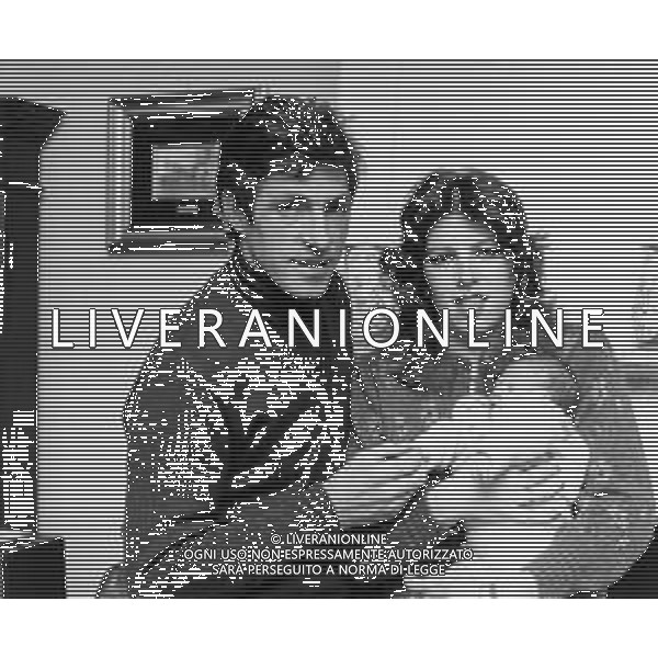 RETROSPETTIVA FRANCESCO MOSER CICLISTA NELLA FOTO CON LA MOGLIE CARLA E LA FIGLIA FRANCESCA NEL 1982 ©Archivio Giovanni Liverani/AG ALDO LIVERANI SAS