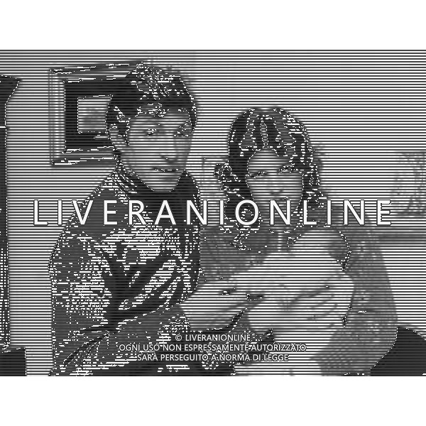 RETROSPETTIVA FRANCESCO MOSER CICLISTA NELLA FOTO CON LA MOGLIE CARLA E LA FIGLIA FRANCESCA NEL 1982 ©Archivio Giovanni Liverani/AG ALDO LIVERANI SAS