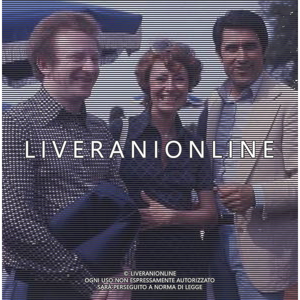 RETROSPETTIVA LANDO BUZZANCA ATTORE E CANTANTE NELLA FOTO LANDO BUZZANCA CON CATERINA VALENTE E IL MARITO ROY BUDD A CANNES AG ALDO LIVERANI SAS