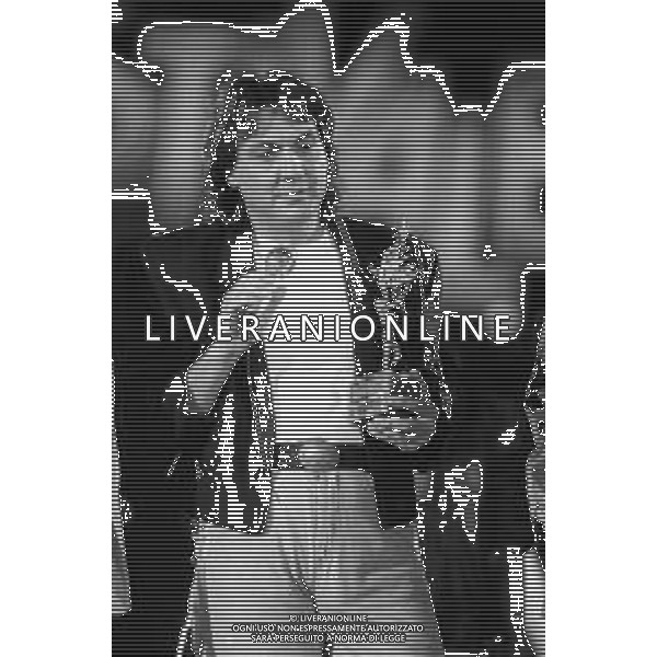 RETROSPETTIVA TULLIO DE PISCOPO CANTAUTORE E PERCUSSIONISTA NELLA FOTO AL FESTIVALBAR NEL 1988 AG ALDO LIVERANI SAS