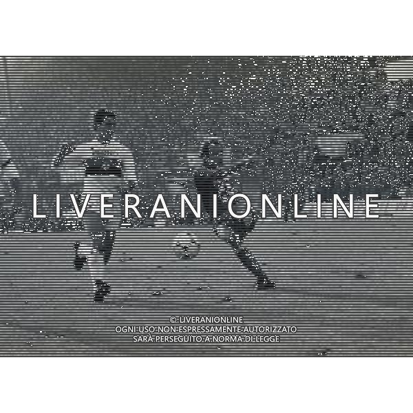 22-11-1981-FIRENZE CAMPIONATO DI CALCIO SERIE A FIORENTINA-GENOA 3-2 NELLA FOTO FRANCESCO GRAZIANI E ENZO ROMANO AG ALDO LIVERANI SAS