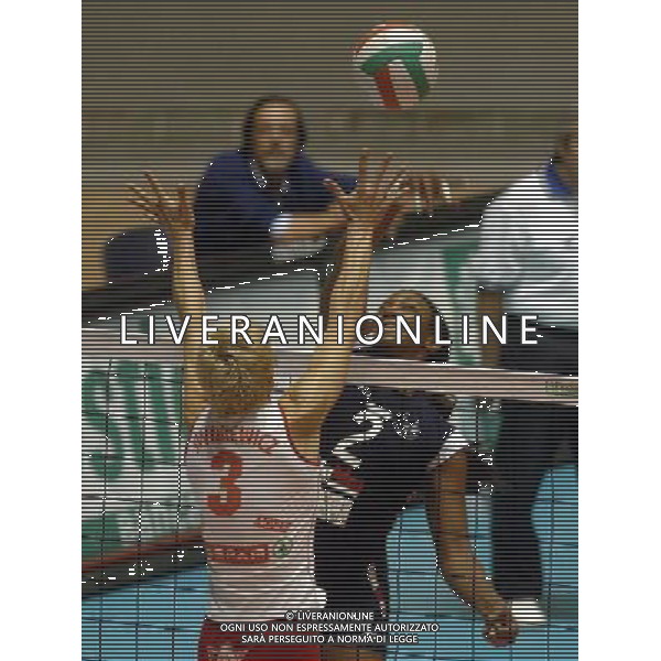 TORINO 23/10/05 FINDOMESTIC VOLLEY CUP FEMMINILE DESPAR COLUSSI PERUGIA-KERAKOLL CHIERI NELLA FOTO ATTACCO SCOTT DANIELLE PH GIGI ARCAINI/AG.ALDO LIVERANI