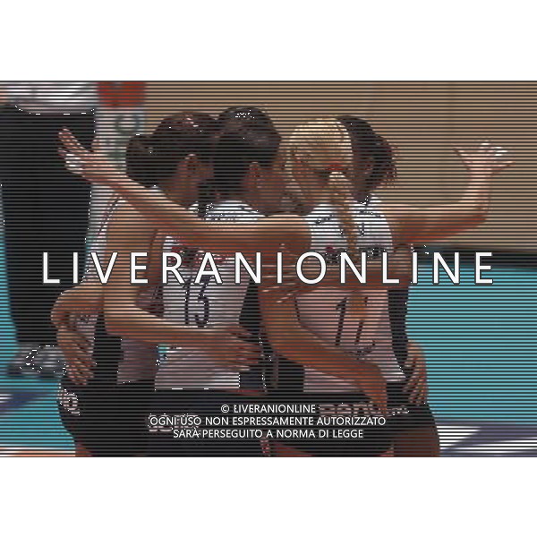 TORINO 231005 FINDOMESTIC VOLLEY CUP FEMMINILE FINALE FOPPAPEDRETTI BERGAMO-ASYSTEL NOVARA NELLA FOTO ESULTANZA NOVARA PH GIGI ARCAINI/AG.ALDO LIVERANI