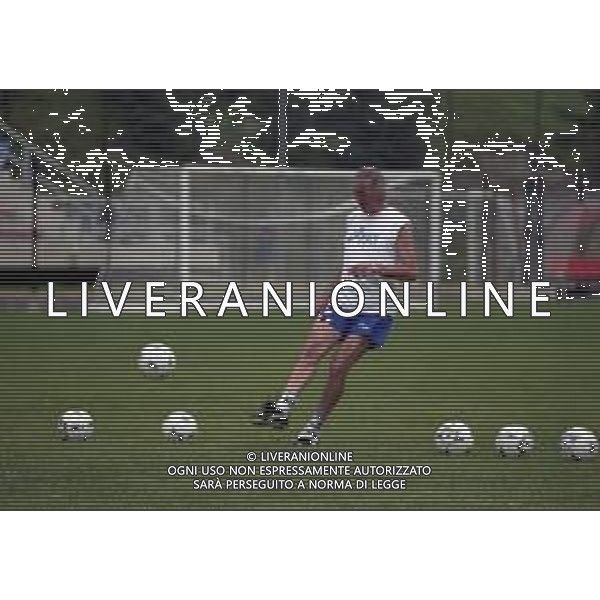 1997 ALLENAMENTO PRE CAMPIONATO SAMPDORIA CALCIO NELLA FOTO LUIS CESAR MENOTTI ALLENATORE SAMPDORIA CALCIO AG ALDO LIVERANI SAS