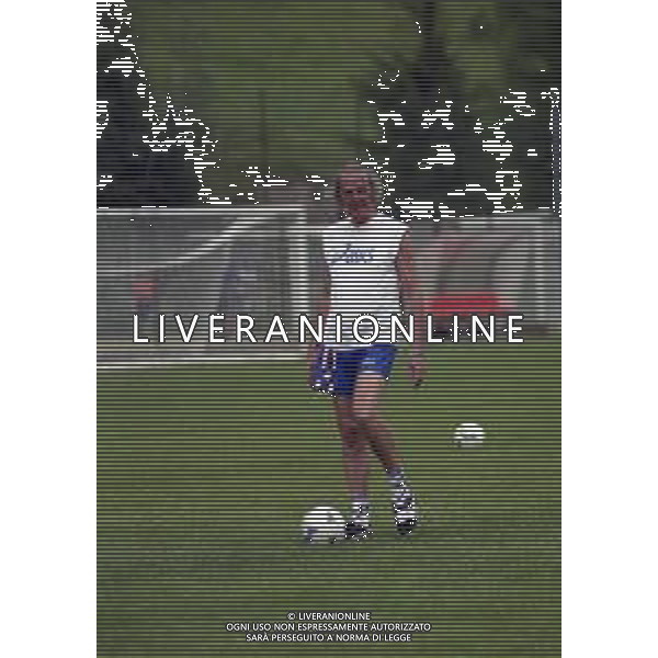 1997 ALLENAMENTO PRE CAMPIONATO SAMPDORIA CALCIO NELLA FOTO LUIS CESAR MENOTTI ALLENATORE SAMPDORIA CALCIO AG ALDO LIVERANI SAS