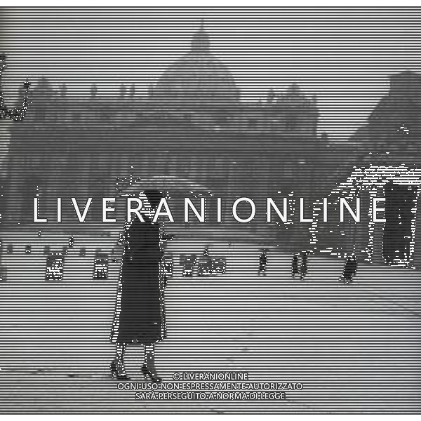 09-02-1956 ROMA SOTTO LA NEVE NELLA FOTO ROMA SOTTO LA NEVE AG ALDO LIVERANI SAS