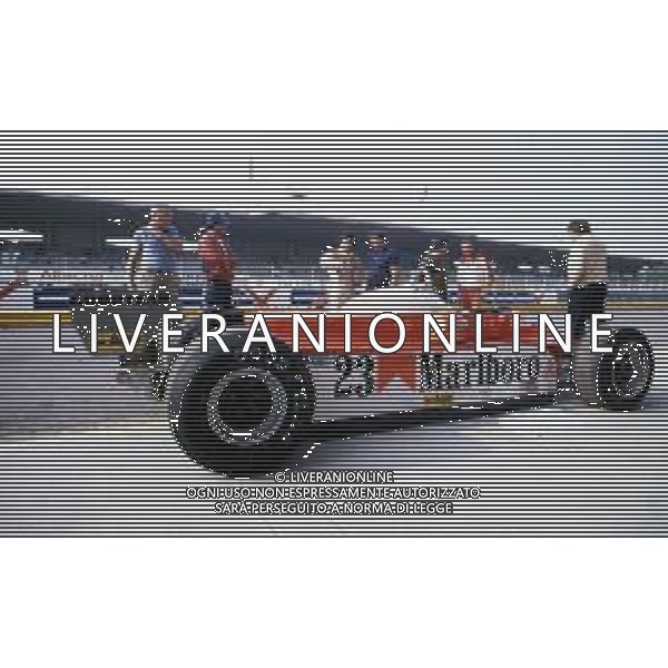 RETROSPETTIVA BRUNO GIACOMELLI PILOTA AUTOMOBILISTICO NELLA FOTO IN PISTA NELL\'ANNO 1980 ©Archivio Giovanni Liverani/AGENZIA ALDO LIVERANI SAS