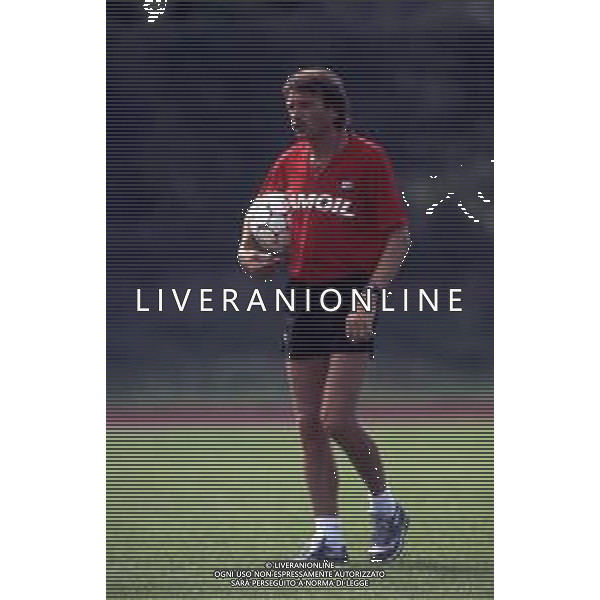 RETROSPETTIVA PIERLUIGI FROSIO ALLENATORE NELLA FOTO PIERLUIGI FROSIO ALLENATORE ATALANTA NELL\'ANNO 1990-1991 AG ALDO LIVERANI SAS 
