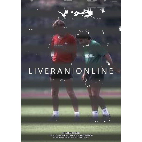 RETROSPETTIVA PIERLUIGI FROSIO ALLENATORE NELLA FOTO PIERLUIGI FROSIO ALLENATORE ATALANTA NELL\'ANNO 1990-1991 CON ELIGIO NICOLINI AG ALDO LIVERANI SAS 