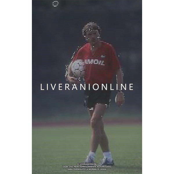 RETROSPETTIVA PIERLUIGI FROSIO ALLENATORE NELLA FOTO PIERLUIGI FROSIO ALLENATORE ATALANTA NELL\'ANNO 1990-1991 AG ALDO LIVERANI SAS 