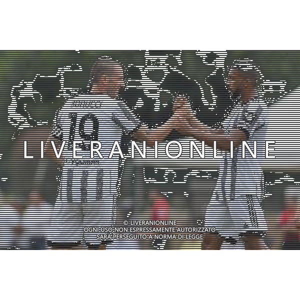 Villar Perosa (To) 04.08.2022 Campo Sportivo G. Scirea ©Manuela Viganti/Agenzia Aldo Liverani Partita Amichevole Juventus A vs Juventus Under 23 Nella foto: esultanza leonardo bonucci e gleison bremer ©Viganti/AGENZIA ALDO LIVERANI SAS