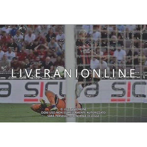 Theo Hernandez (Milan) salta Rok Brzan (LR Vicenza) la palla viene poi appoggiata in rete da Junior Messias (Milan) per il gol del 4 a 1 LR Vicenza vs Milan Vicenza 06-08-2022 Stadio Romeo Menti amichevole precampionato foto Roberto Garavaglia/ag. Aldo Liverani sas /AGENZIA ALDO LIVERANI SAS