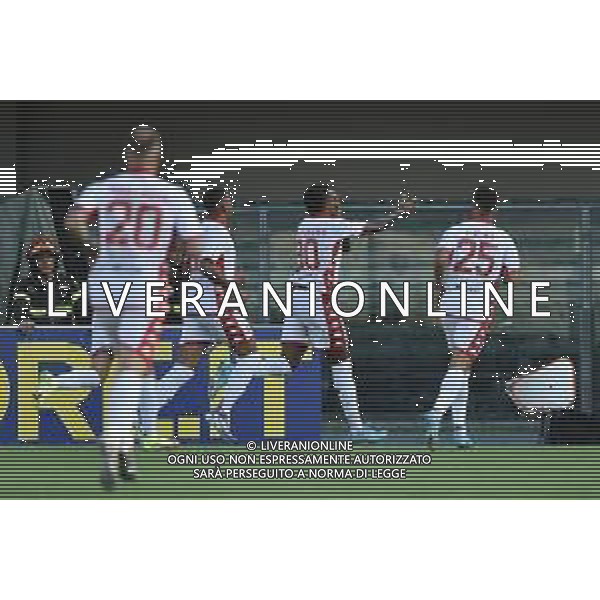 esultanza Bari dopo il gol dell\'1 a 1 di Michael Folorunsho Hellas Verona vs Bari Verona 07-08-2022 Stadio Marcantonio Bentegodi Coppa Italia Frecciarossa - 32mi di finale foto Roberto Garavaglia/ag. Aldo Liverani sas /AGENZIA ALDO LIVERANIN SAS