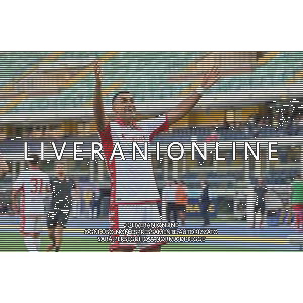 Walid Cheddira (Bari) esulta dopo un gol Hellas Verona vs Bari Verona 07-08-2022 Stadio Marcantonio Bentegodi Coppa Italia Frecciarossa - 32mi di finale foto Roberto Garavaglia/ag. Aldo Liverani sas /AGENZIA ALDO LIVERANIN SAS
