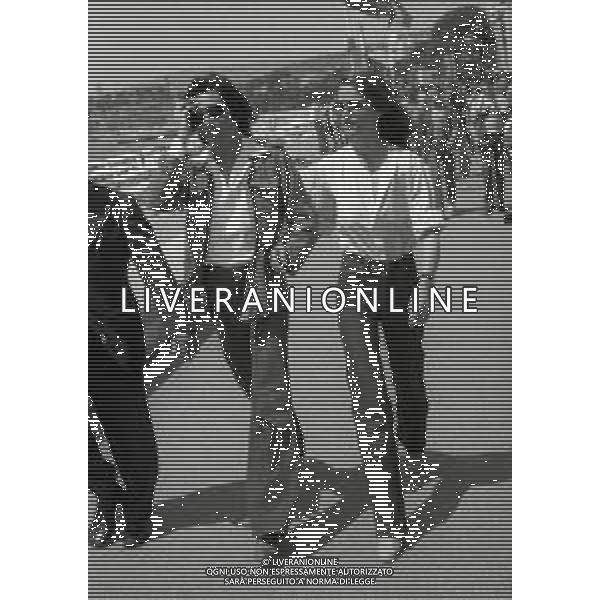 RETROSPETTIVA CHARLOTTE RAMPLING ATTRICE NELLA FOTO CHARLOTTE RAMPLING A CANNES NELL\'ANNO 1976 CON SECONDO MARITO JEAN MICHEL JARRE AG ALDO LIVERANI SAS 