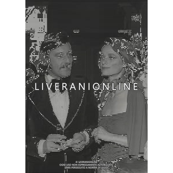 RETROSPETTIVA CHARLOTTE RAMPLING ATTRICE NELLA FOTO CHARLOTTE RAMPLING CON IL MARITO BRYAN SOUTHCOMBE NELL\'ANNO 1975 AL MIDEM AG ALDO LIVERANI SAS