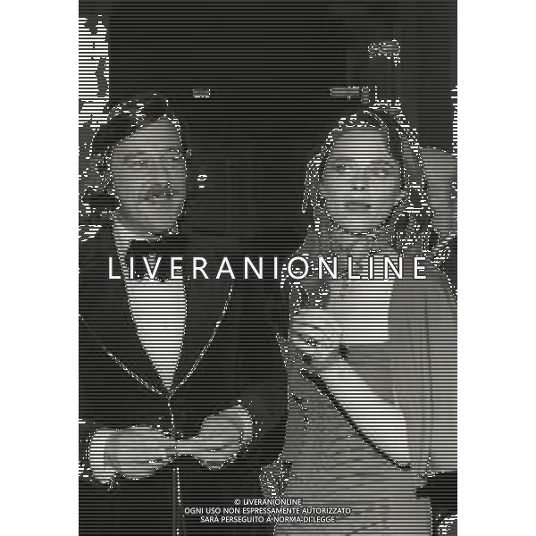 RETROSPETTIVA CHARLOTTE RAMPLING ATTRICE NELLA FOTO CHARLOTTE RAMPLING CON IL MARITO BRYAN SOUTHCOMBE NELL\'ANNO 1975 AL MIDEM AG ALDO LIVERANI SAS