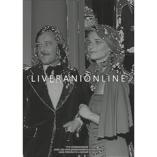 RETROSPETTIVA CHARLOTTE RAMPLING ATTRICE NELLA FOTO CHARLOTTE RAMPLING CON IL MARITO BRYAN SOUTHCOMBE NELL\'ANNO 1975 AL MIDEM AG ALDO LIVERANI SAS