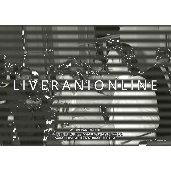 RETROSPETTIVA CHARLOTTE RAMPLING ATTRICE NELLA FOTO CHARLOTTE RAMPLING A CANNES NELL\'ANNO 1981 CON IL SECONDO MARITO JEAN MICHEL JARRE AG ALDO LIVERANI SAS 