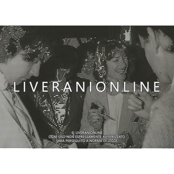 RETROSPETTIVA CHARLOTTE RAMPLING ATTRICE NELLA FOTO CHARLOTTE RAMPLING A CANNES NELL\'ANNO 1981 CON IL SECONDO MARITO JEAN MICHEL JARRE AG ALDO LIVERANI SAS  