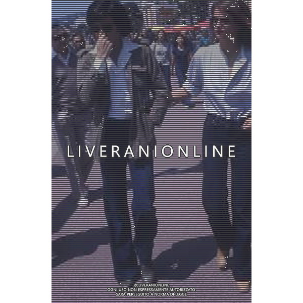 RETROSPETTIVA CHARLOTTE RAMPLING ATTRICE NELLA FOTO CHARLOTTE RAMPLING A CANNES CON IL MARITO JEAN CLAUDE JARRE NELL\'ANNO 1975 AG ALDO LIVERANI SAS