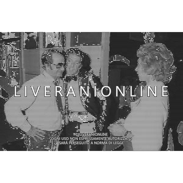 RETROSPETTIVA EMIDIO REMIGI DETTO MEMO, CANTANTE NELLA FOTO NEL 1981 CON LA MOGLIE LUCIA RUSSO E IL REGISTA ENZO TRAPANI ©Archivio Giovanni Liverani/AG ALDO LIVERANI SAS   