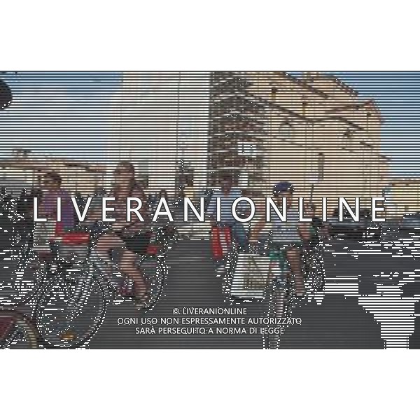 IMOLA 12 08 2022 PEDALATA DI SAN CASSIANO SOSTA AGLI SCAVI E AL CIPPO DI SAN CASSIANO NELLA FOTO PARTECIPANTI DELLA PEDALATA