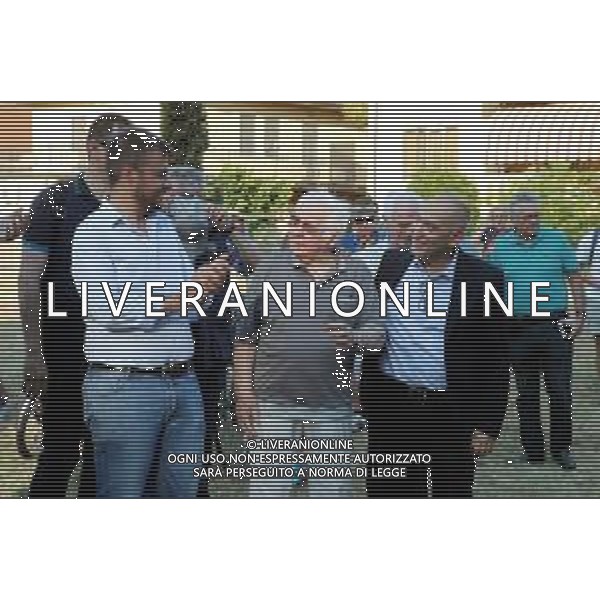 IMOLA 12 08 2022 PEDALATA DI SAN CASSIANO SOSTA AGLI SCAVI E AL CIPPO DI SAN CASSIANO DA SINISTRA SINDACO MARCO PANIERI NINO CERONI E FABRIZIO CASTELLARI VICE SINDACO