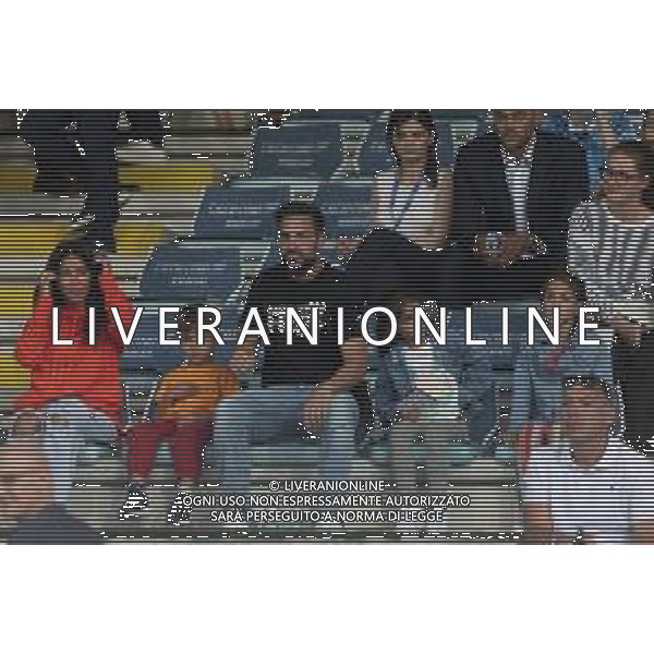 Giampy - COMO - CAGLIARI CAMPIONATO CALCIO SERIE BKT 1a GIORNATA 13.08.2022 NELLA FOTO CESC FABREGAS IN TRIBUNA CON LA FAMIGLIA, MOGLIE E FIGLI ©Giampietri Paolo/AGENZIA ALDO LIVERANI SAS   