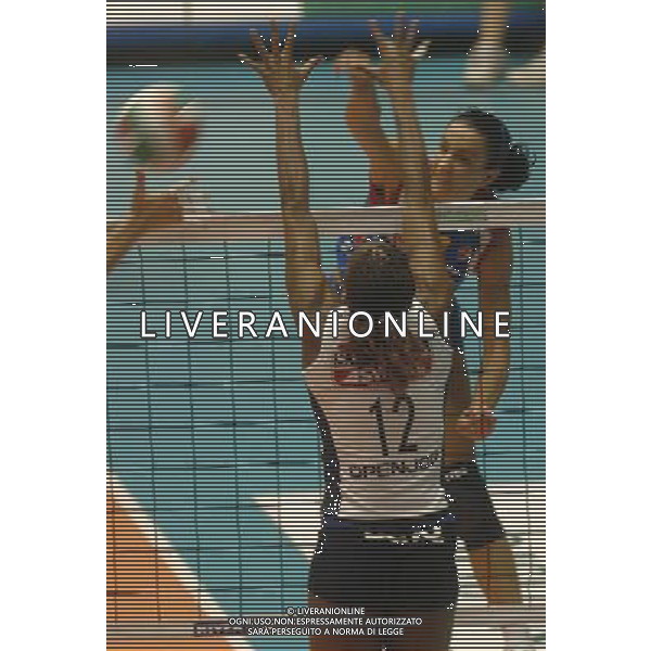 TORINO 23/10/05 FINDOMESTIC SUOER CUP FEMMINILE RADIO 105 FOPPAPEDRETTI BERGAMO NELLA FOTO SECOLO MANUELA PH GIGI ARCAINI AG.ALDO LIVERANI