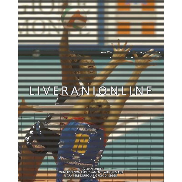 TORINO 23/10/05 FINDOMESTIC SUOER CUP FEMMINILE ORSOLA ASYSTEL NOVARA NELLA FOTO AGUERO TAIMARYS PH GIGI ARCAINI AG.ALDO LIVERANI