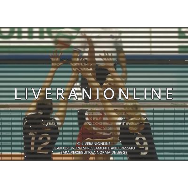 TORINO 23/10/05 FINDOMESTIC SUOER CUP FEMMINILE DESPAR COLUSSI PERUGIA NELLA FOTO SWIENIEWICZ DOROTA PH GIGI ARCAINI AG.ALDO LIVERANI